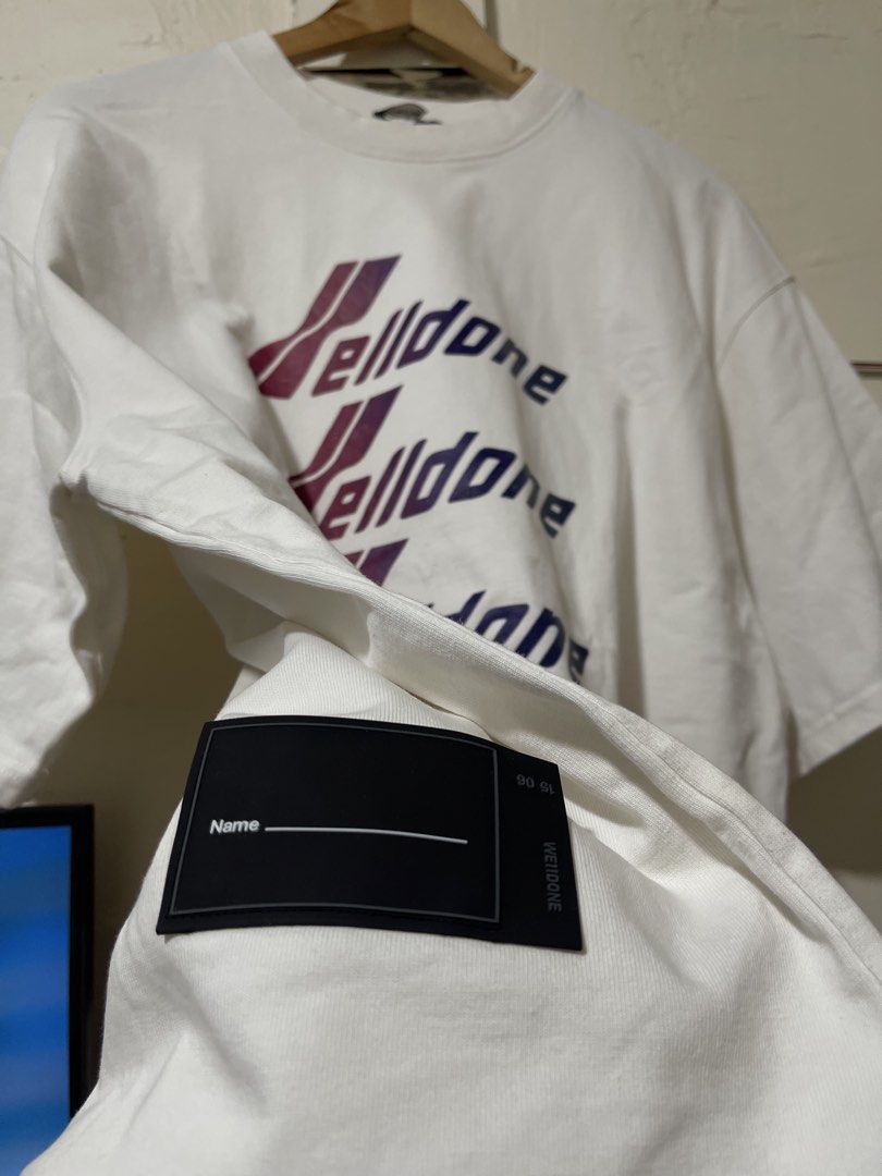 Welldone Shirt L (Category: Tshirts & Polo Shirts ) located in Marikina City. Submitted by joshuaades21107 (Listing ID 1466468878, Image 2). Description: Large to xl 24 width 27 length Excellent condition.