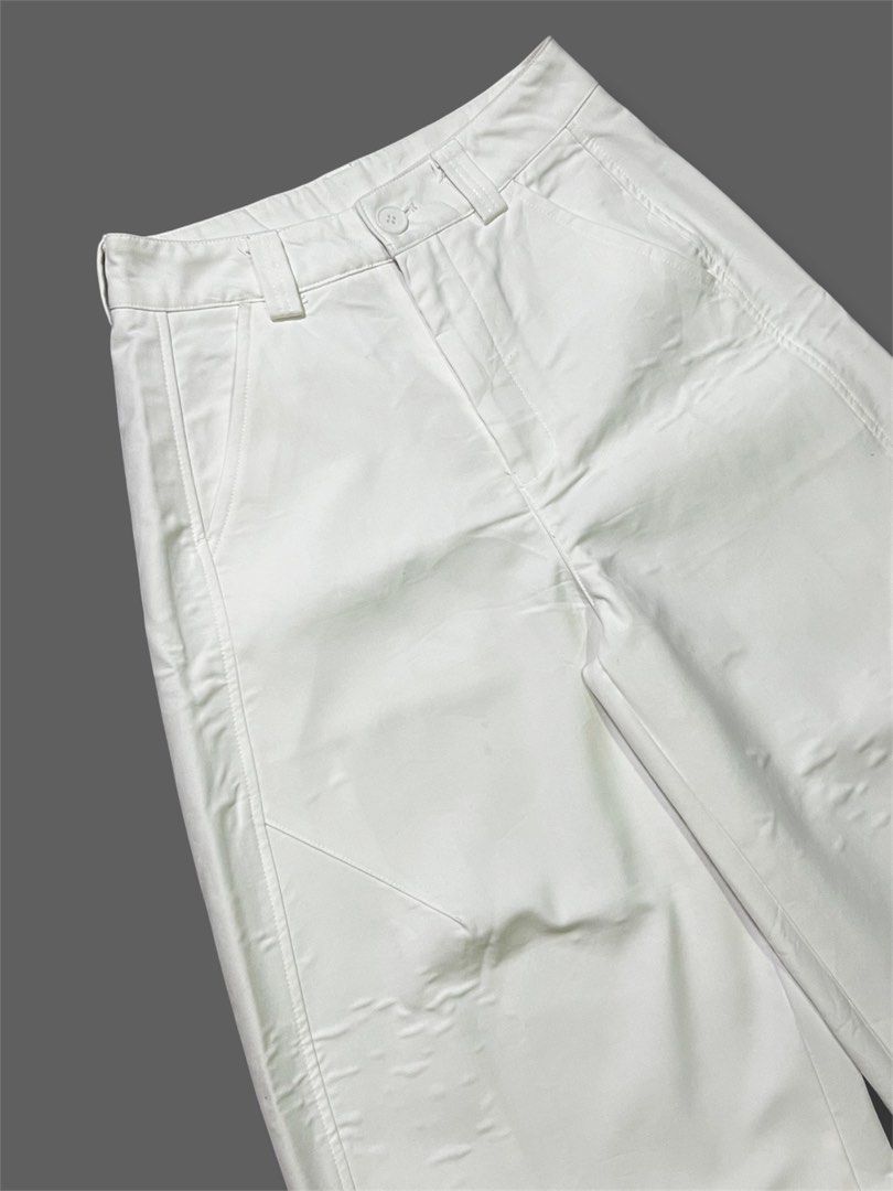 WHITE BARREL PANTS (Category: Jeans) located in Valenzuela. Submitted by arck_dreams (Listing ID 1466394730, Image 3). Description: Brandnew condition No issue Waist 28 | Length 39 | Thigh 13 | Hem 10.5.