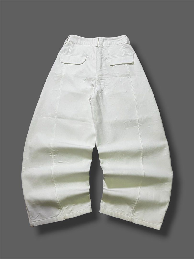 WHITE BARREL PANTS (Category: Jeans) located in Valenzuela. Submitted by arck_dreams (Listing ID 1466394730, Image 2). Description: Brandnew condition No issue Waist 28 | Length 39 | Thigh 13 | Hem 10.5.