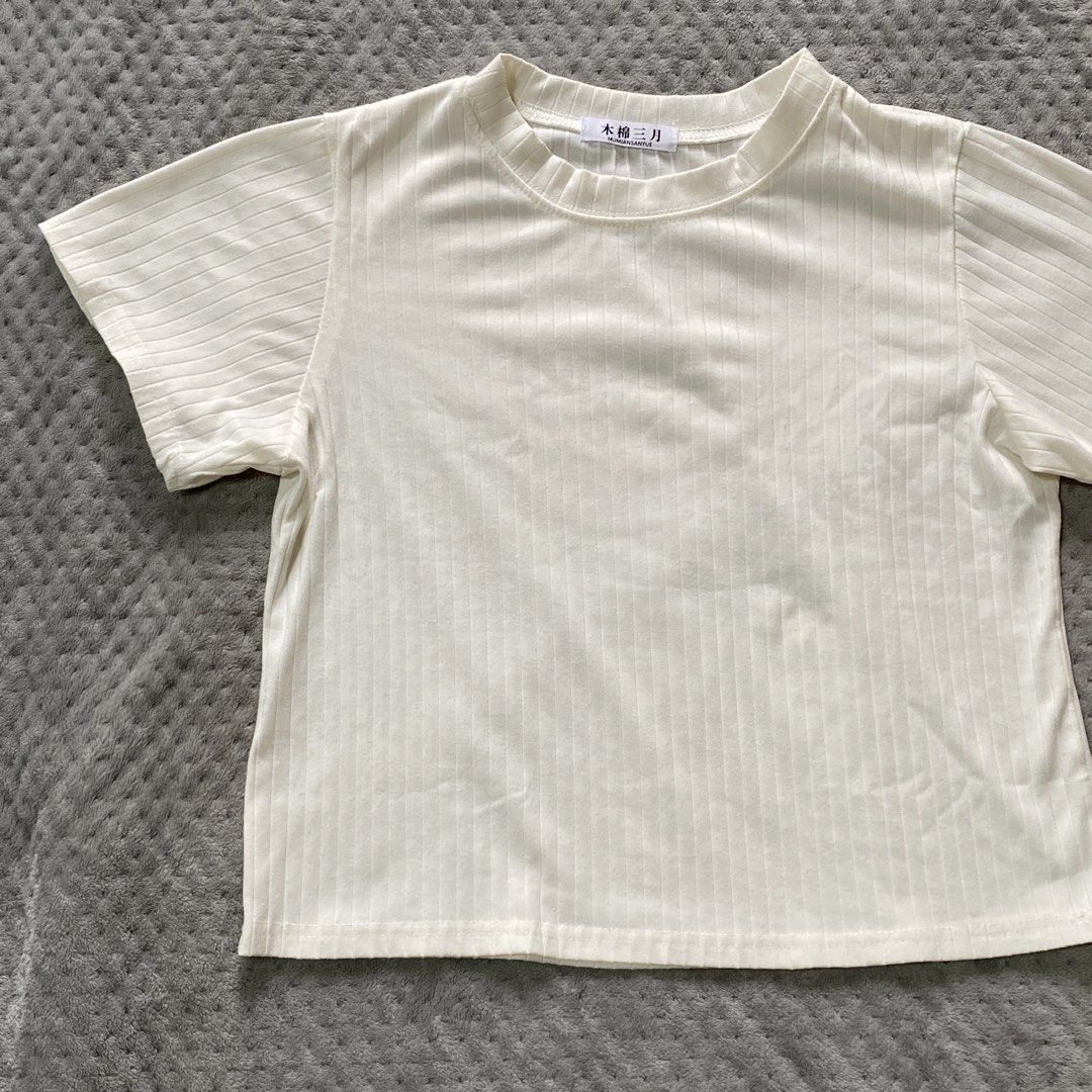 white basic semi crop top (Category: Blouses) located in Ajuy. Submitted by savvyclassics (Listing ID 1466353691, Image 2). Description: .