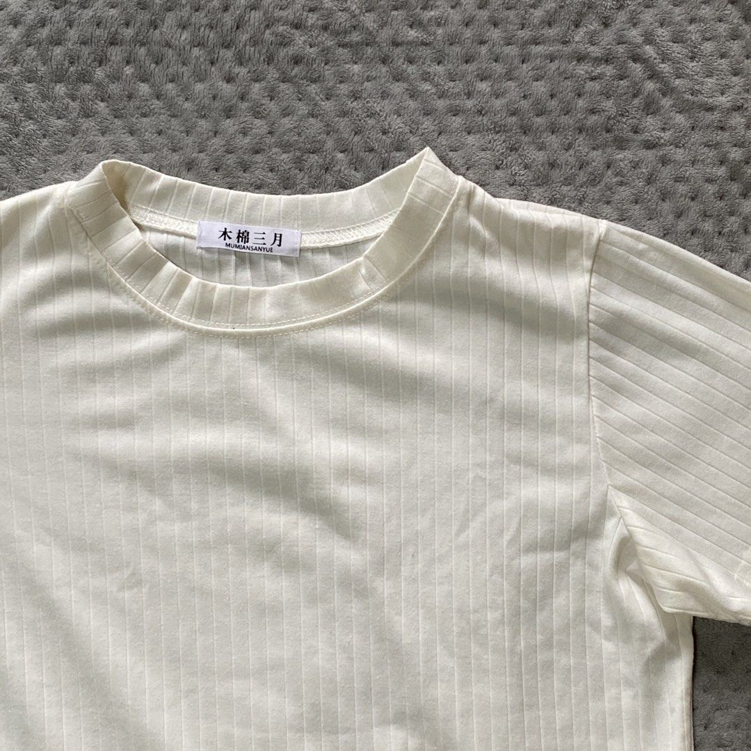 white basic semi crop top (Category: Blouses) located in Ajuy. Submitted by savvyclassics (Listing ID 1466353691, Image 3). Description: .