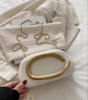 (Category: ) located in . Submitted by best_buyph_88 (Listing ID 1466366179, Image 1). Description: .