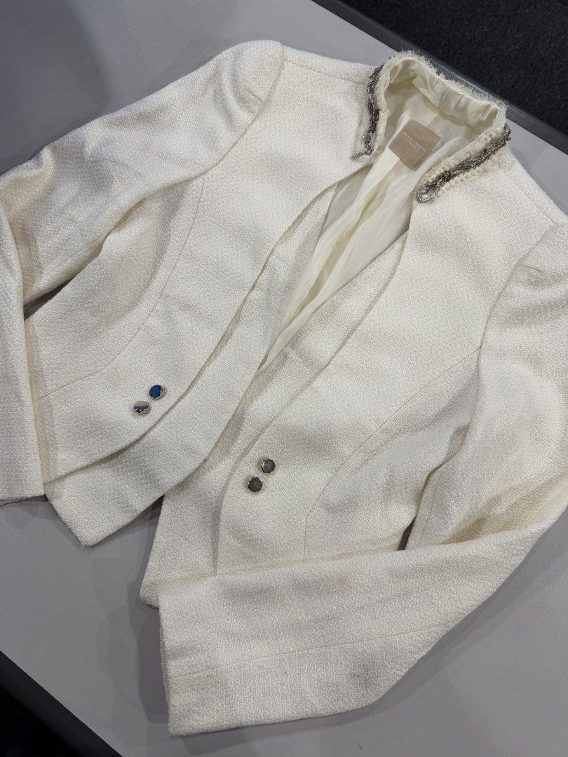 White Tweed Coat (Category: Coats, Jackets and Outerwear) located in Quezon City. Submitted by jdmc16 (Listing ID 1466351731, Image 3). Description: .