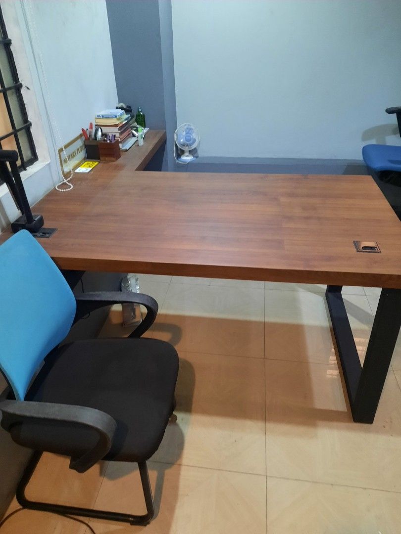 Wide L shape Office, Executive, Computer Desk (Category: Office Furniture & Fixtures) located in Quezon City. Submitted by McGyver23 (Listing ID 1466411758, Image 1). Description: Wide /Big L shape Executive Desk: * Price at 5,500 * Can be use as Office, Executive or Computer desk *Guaranteed Heavy and Solid (Wide L Shape) *Metal Frame and Steel legs * Right side wall mount or can be fitted with steel legs *Vinyl wood profile top durable and wate