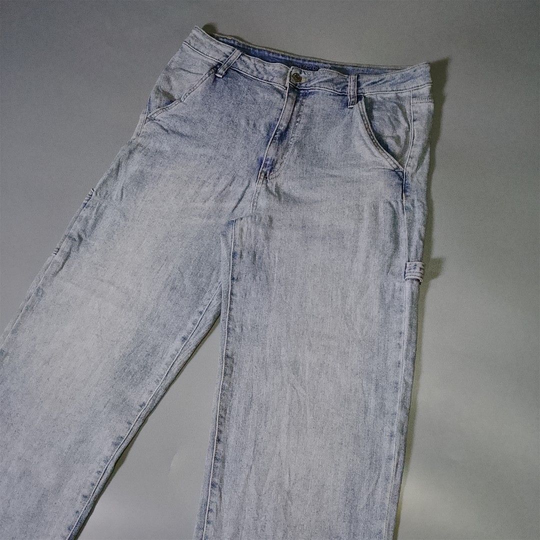 WILD FABLE CARPENTER PANTS (Category: Jeans) located in Taguig. Submitted by 8kthrifter (Listing ID 1466457670, Image 3). Description: WILD FABLE CARPENTER PANTS ▪️Waist: 34 ▪️Length: 38 ▪️Thigh: 12 ▪️Leg Opening: 9 ▪️Color rate: 9.5/10 ▪️Issue: minor stain need wash (see last 2 photo) ▪️Excellent Condition.