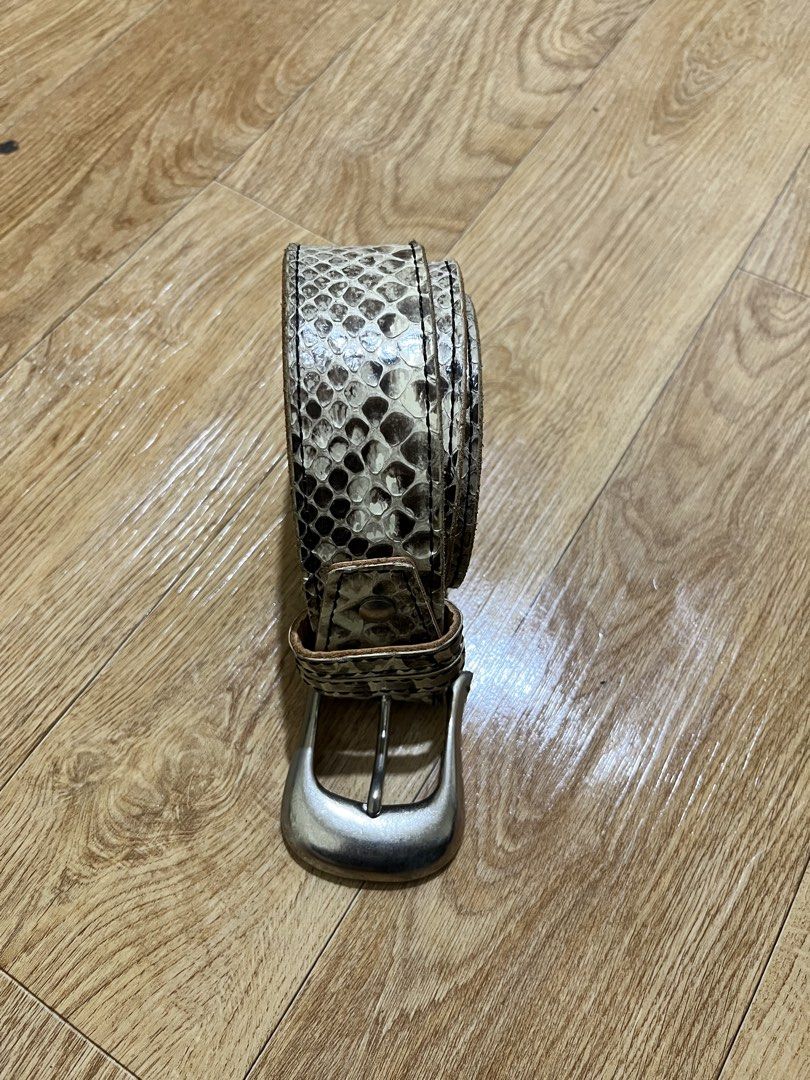 Wins House Snakeskin Belt (Category: Belts) located in Zamboanga. Submitted by alterramz08 (Listing ID 1466389809, Image 3). Description: Wins house Snakeskin belt Made in Japan Verygood Condition Price ; 1,500 Pesos !!!.