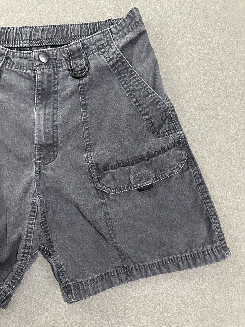 Wrangler Cargo Shorts (Category: Shorts) located in Bacolod City. Submitted by dannnsoy (Listing ID 1466451056, Image 3). Description: Wrangler Cargo Shorts •In very good condition •Dimension: 32-33” x 17.5” •Issue: Signs of usage/needs wash •Price: 599 only 📍Note: Color may vary to due lighting and camera resolution. .
