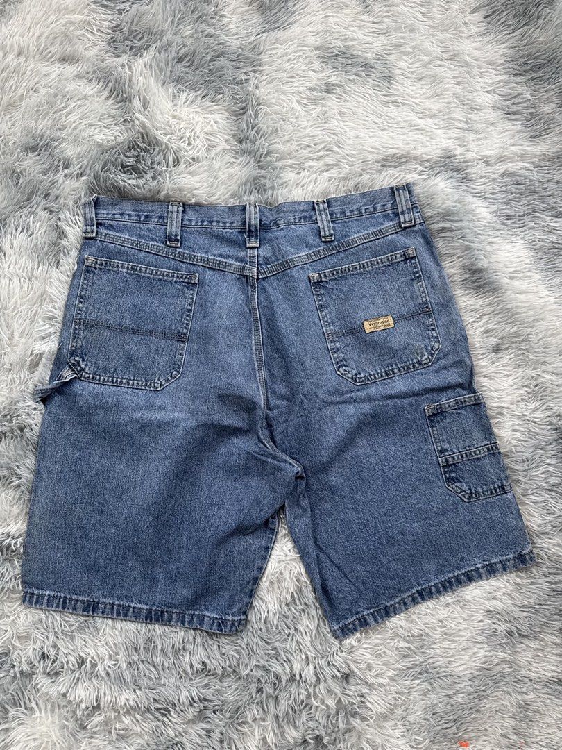 Wrangler Carpenter Jorts (Category: Shorts) located in Taguig. Submitted by mrwickjohn67 (Listing ID 1466452908, Image 3). Description: No issue Excellent Size: (in inches) Waistline: 38-40, Length: 23, Crotch: 17, Hem: 12.5.