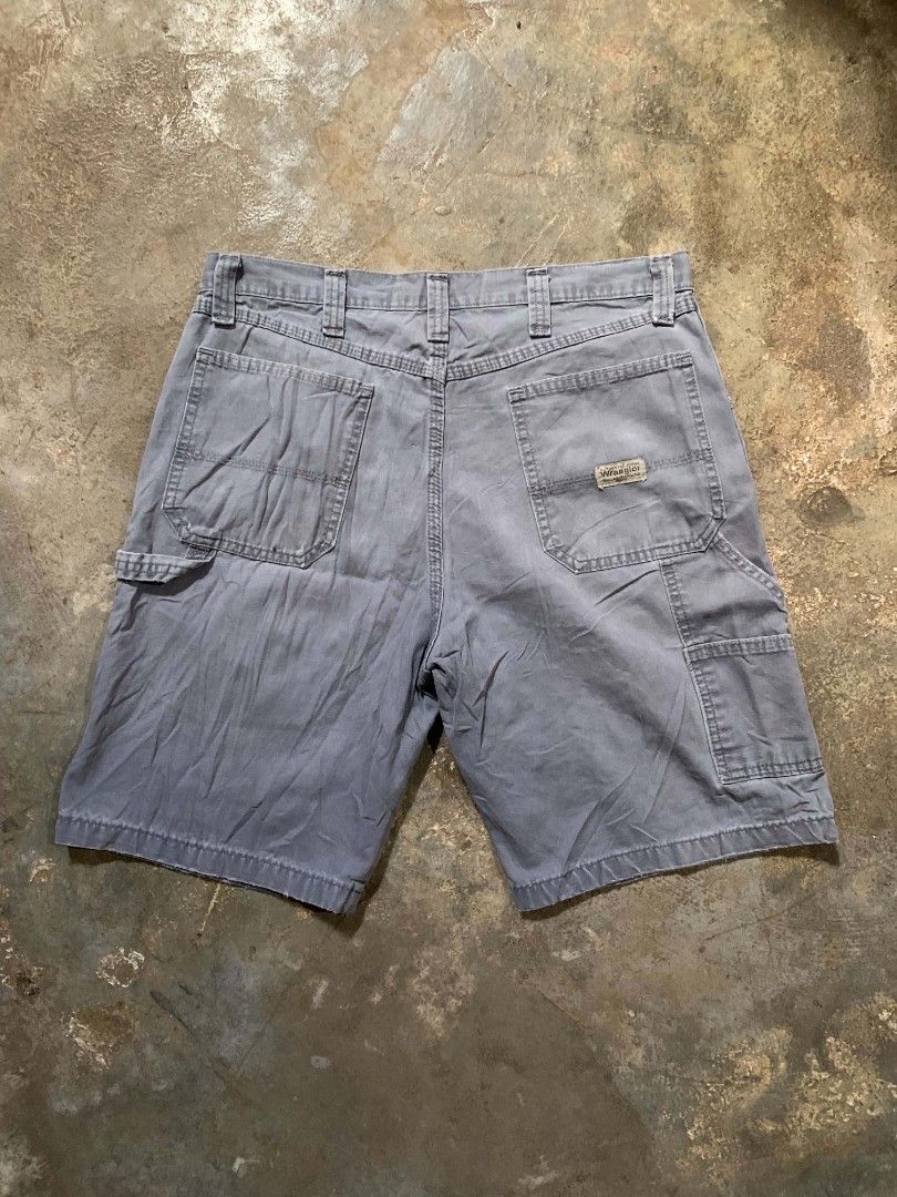 Wrangler Jorts Carpenter (Category: Shorts) located in Manila. Submitted by clutchthrift (Listing ID 1466479636, Image 2). Description: Wrangler Jorts Carpenter Size 34 Price 500.
