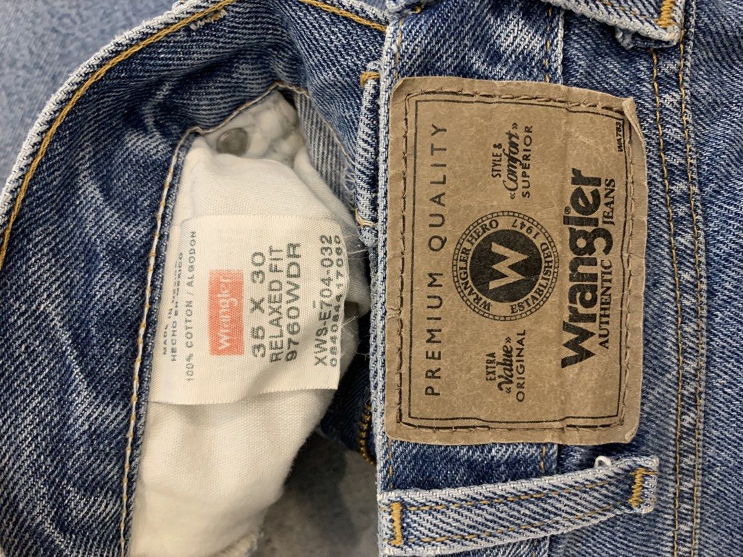 Wrangler Relaxed Fit Jeans 36x38 (Category: Jeans) located in Mapandan. Submitted by todaysthrift.hqk (Listing ID 1466452471, Image 2). Description: - Brand: Wrangler - Style: Relaxed fit, straight leg - Size: 36x38 - Color: Medium wash blue - Material: 100% cotton (Made in Mexico) - Details: Traditional 5-pocket styling, metal rivets, button closure, and back leather patch - Condition: Excellent for everyday casual wear.