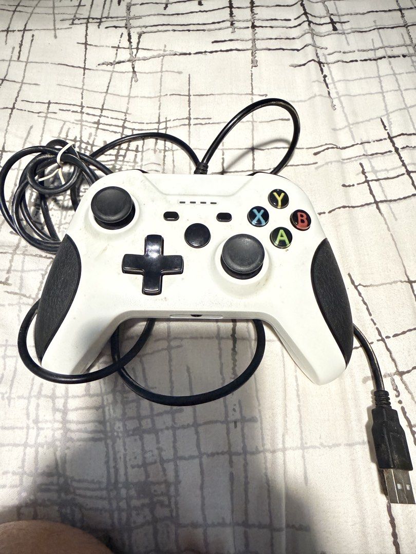 x box controller (Category: Controllers) located in Singapore. Submitted by jonathango67925 (Listing ID 1466365347, Image 1). Description: .