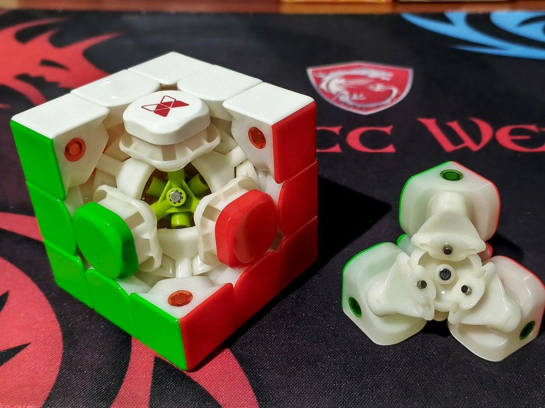 Magnetic Speedcube [XT3 V1] (Category: Board Games & Puzzles) located in Malabon City. Submitted by frgenesis (Listing ID 1466463298, Image 2). Description: QiYi X-Man Xt3 V1 Pioneer UV (Highest Variant) - Complete w/ box and accessories - Less than 50 solves Rfs: Need funds.