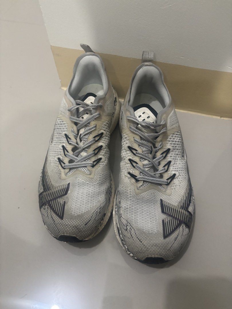 X-TEP Dynamic Foam Running Shoes Grey White (Category: Sneakers) located in Meycauayan. Submitted by retroselectionph (Listing ID 1466558657, Image 1). Description: - Brand: X-TEP Running Shoes - Colorway: White and grey knit upper with black graphic details - Cushioning: Thick midsole with Dynamic Foam for responsive comfort - Features: Patterned laces and convenient heel pull tabs - Outsole: Durable black rubber traction pods for grip - Conditi