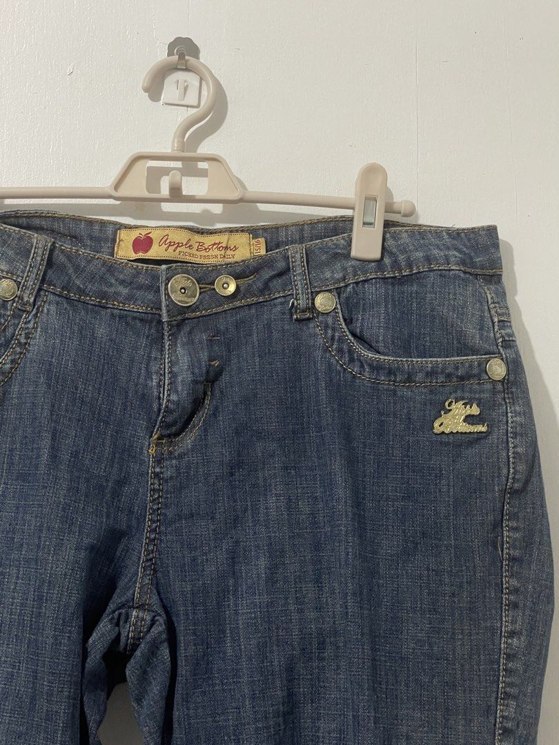 Y2K Apple Bottom Jean Capri Pants Plus size (Category: Other Bottoms) located in Tuguegarao City. Submitted by ziggerryy (Listing ID 1466414259, Image 2). Description: No flaws. No holes W34-36 L24 ‼️LAST PRICE ALREADY‼️.