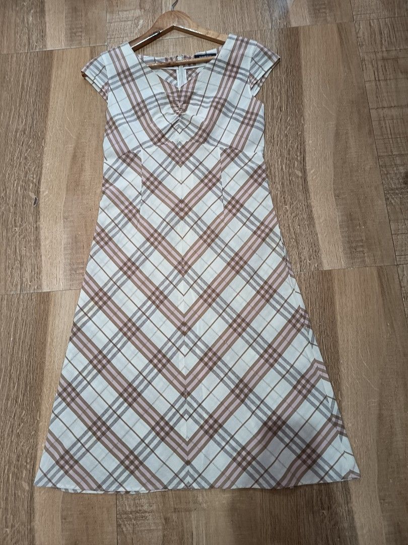 Y2K AUTHENTIC BURBERRY JAPAN DRESS (Category: Dresses) located in Rizal. Submitted by joy_whisky (Listing ID 1466440219, Image 1). Description: Authentic Japan Burberry Dress like new.