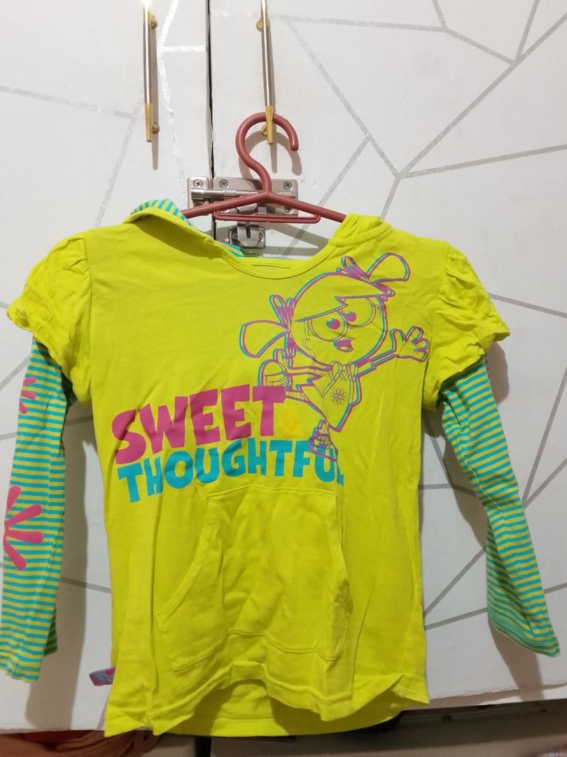 y2k fitted longsleeves with hood (Category: Longsleeves) located in Quezon City. Submitted by aesthetellah (Listing ID 1466529337, Image 1). Description: kids sizing (105-115cm) but can fit xxs-xs (w/o hood) laid flat bust: 14.5 in.