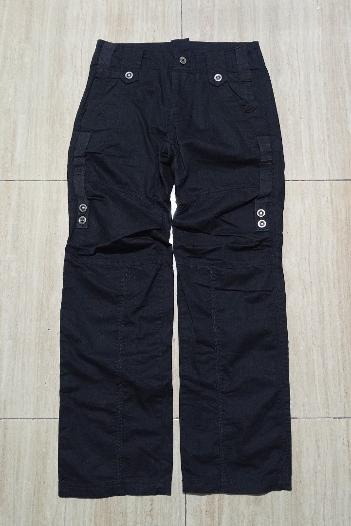 Y2k Japanese DOHC Pants (Category: Other Bottoms) located in Glan. Submitted by cpaharodde48008 (Listing ID 1466505987, Image 1). Description: y2k Japanese DOHC Like new / Dead stock Width - 29-30 Length - 38.