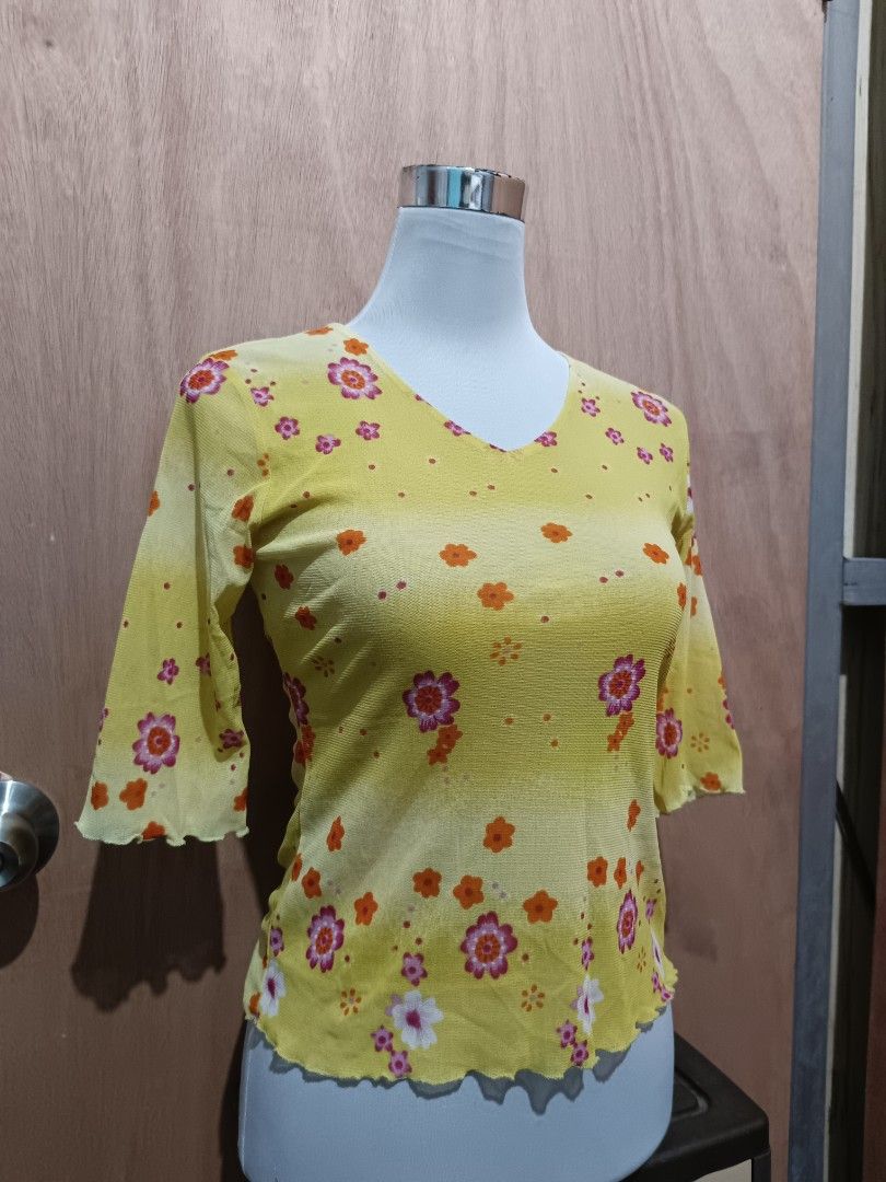 Y2k mesh floral top (Category: Longsleeves) located in Davao. Submitted by mln-boutique (Listing ID 1466474346, Image 2). Description: size - M good condition.