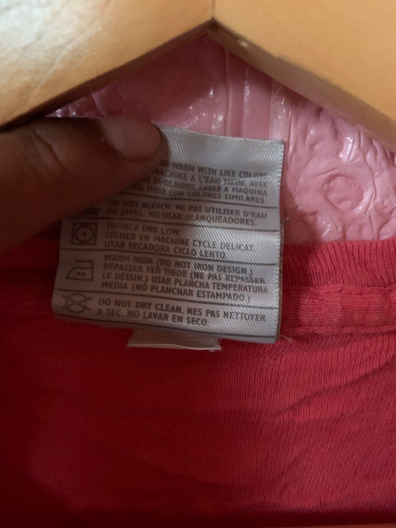 Y2K Nike (Category: Shirts) located in Kabacan. Submitted by mansourrrrrr (Listing ID 1466434012, Image 3). Description: Y2K Nike Size: Small Excellent Condition No issue.
