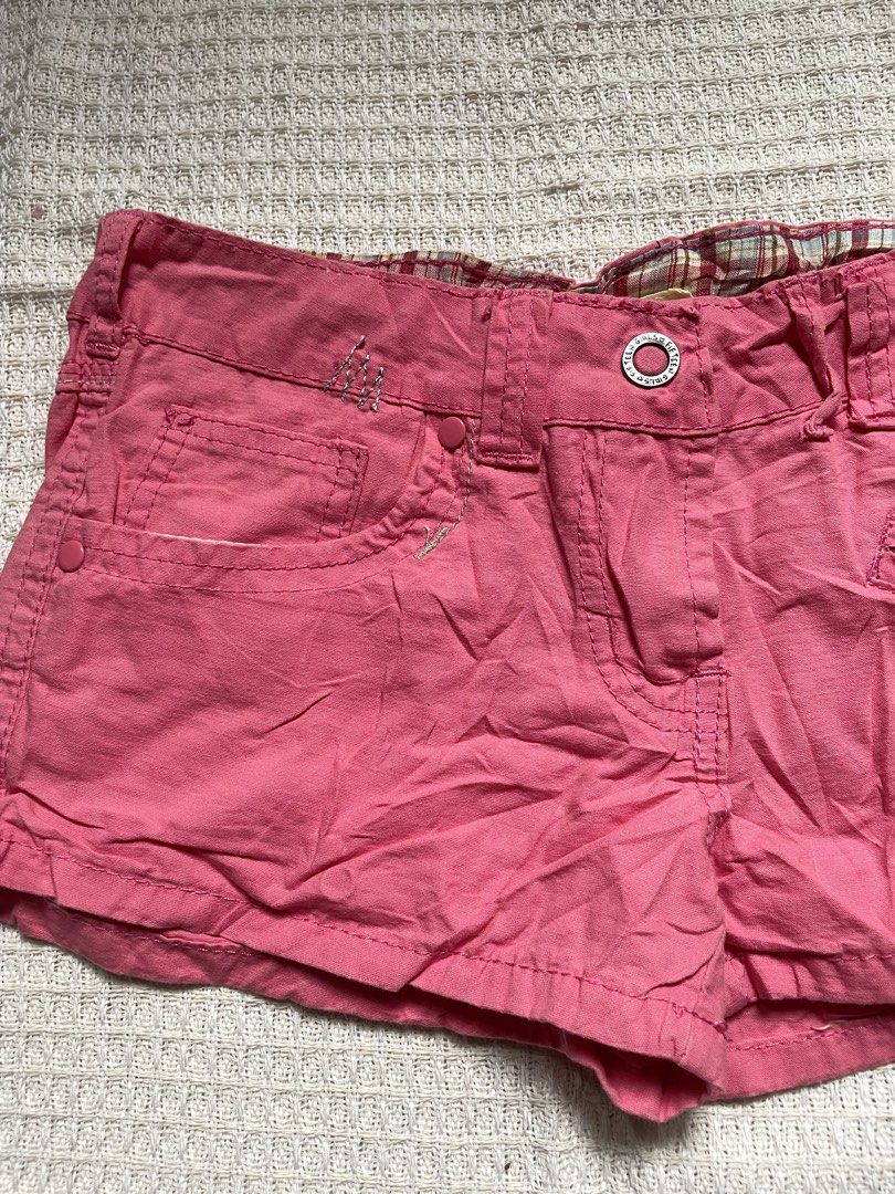 y2k pink low rise shorts (Category: Shorts) located in Meycauayan. Submitted by fae.trove (Listing ID 1466393357, Image 3). Description: size 30.