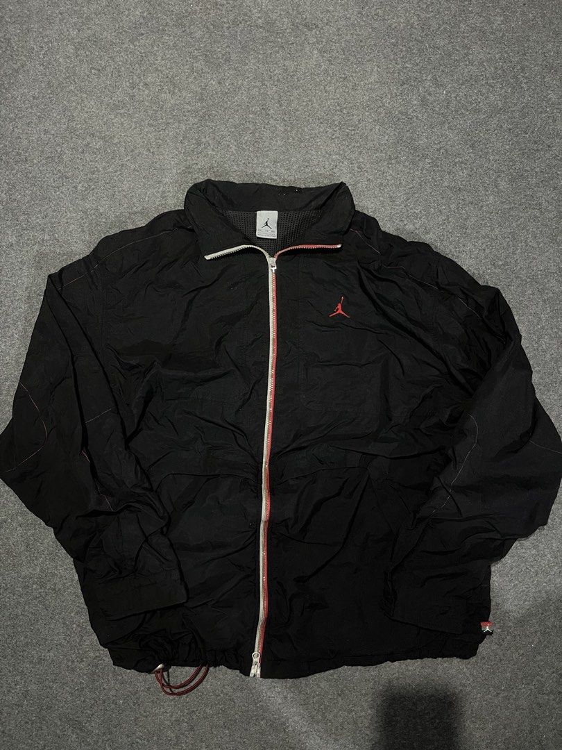 Y2K vintage Jordan windbreaker jacket (Category: Coats, Jackets and Outerwear) located in Lapu Lapu. Submitted by jhonrener41426 (Listing ID 1466467257, Image 2). Description: Size 2XL fit to XL Waist-25 Length-29 Excellent condition Color rate 9.5/10 Authentic Issue none .
