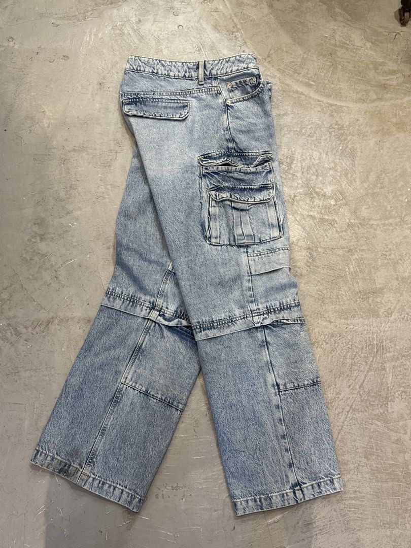 y2k-Style multi-pocket denim cargo (Category: Jeans) located in Manila. Submitted by blackhearted28 (Listing ID 1466441405, Image 1). Description: y2k-Style multi-pocket denim cargo Width (34) Length (41) Leg opening (10) .