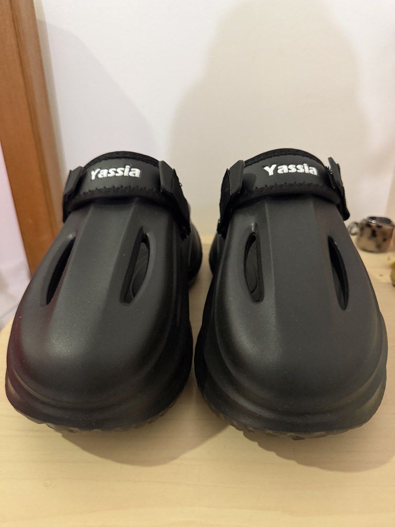 Yassia ‼️488 (Category: Slippers & Slides) located in Tuguegarao City. Submitted by abs_reyes (Listing ID 1466423972, Image 3). Description: LIKE NEW‼️ No Issue at all, NEED CASH! Check my reviews! For only 488 never been used! Legit seller Since 2015 ❤️‍🔥❤️‍🔥❤️‍🔥 Payment through Gcash, Shipping through Jnt express or your preferred courier! Check the size in the picture 38-39 245CM PM LANG BOSS! FOR DELIVERY ONLY!.