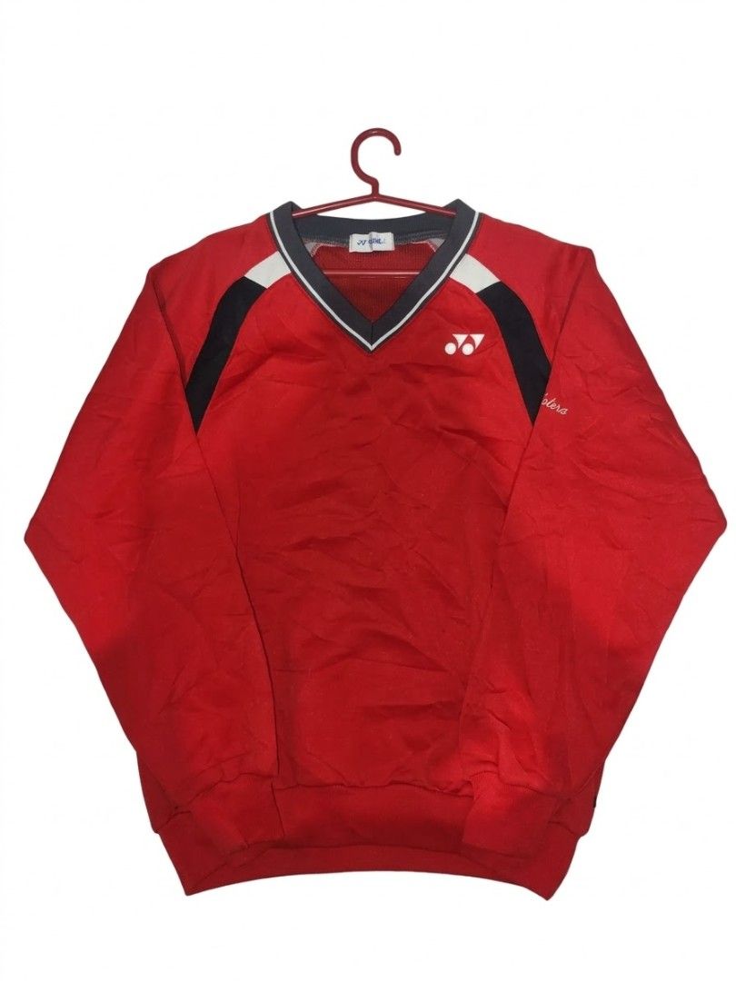 YONEX PULL OVER JACKET (Category: Racket and Ball Sports) located in Manila. Submitted by acexnxckerrr (Listing ID 1466527037, Image 1). Description: Authentic Pullover by YONEX SIZE: M.