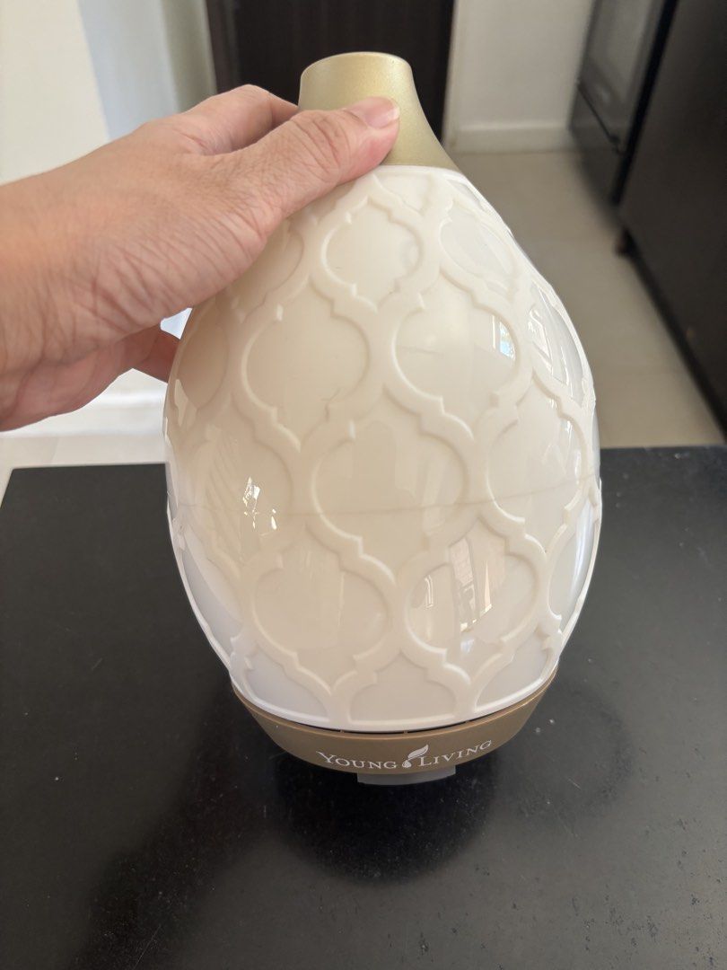 Young Living Diffuser (Category: Home Fragrance) located in Las Pinas. Submitted by bambambini (Listing ID 1466363789, Image 2). Description: 2 units available.