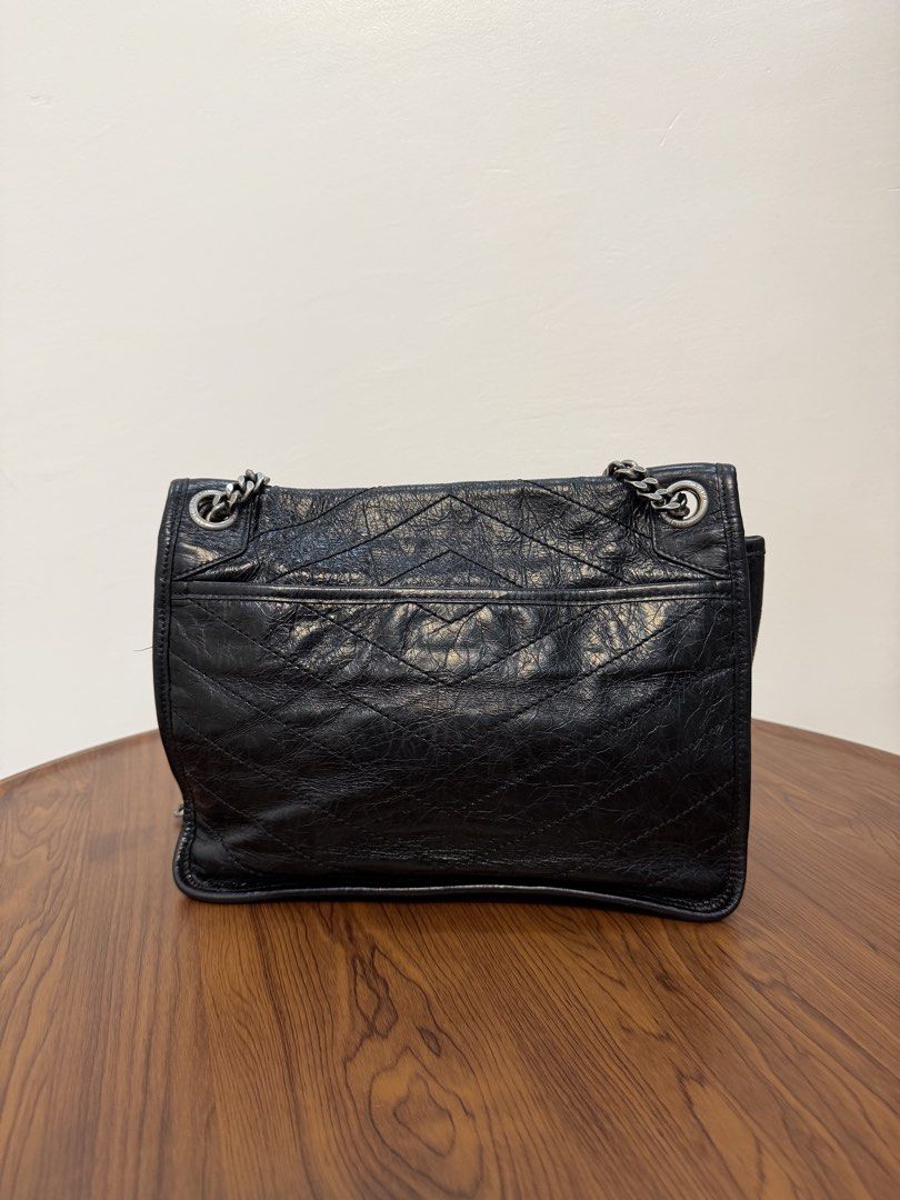 Ysl 28cm Niki (Category: Luxury Bags & Wallets) located in San Fernando. Submitted by gbagscollection (Listing ID 1466506825, Image 3). Description: Authen. Not guaranteed Coded Sign of use No major issue .