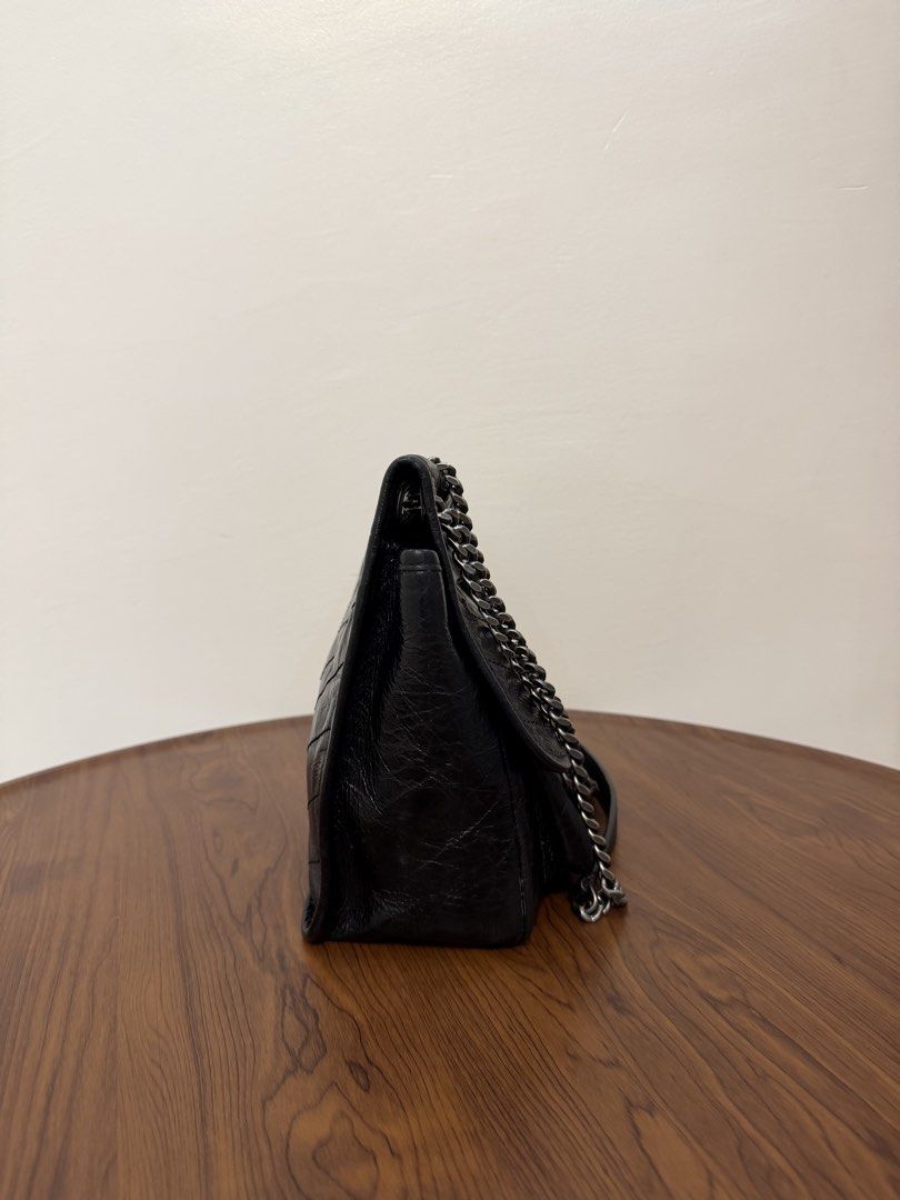 Ysl 28cm Niki (Category: Luxury Bags & Wallets) located in San Fernando. Submitted by gbagscollection (Listing ID 1466506825, Image 2). Description: Authen. Not guaranteed Coded Sign of use No major issue .