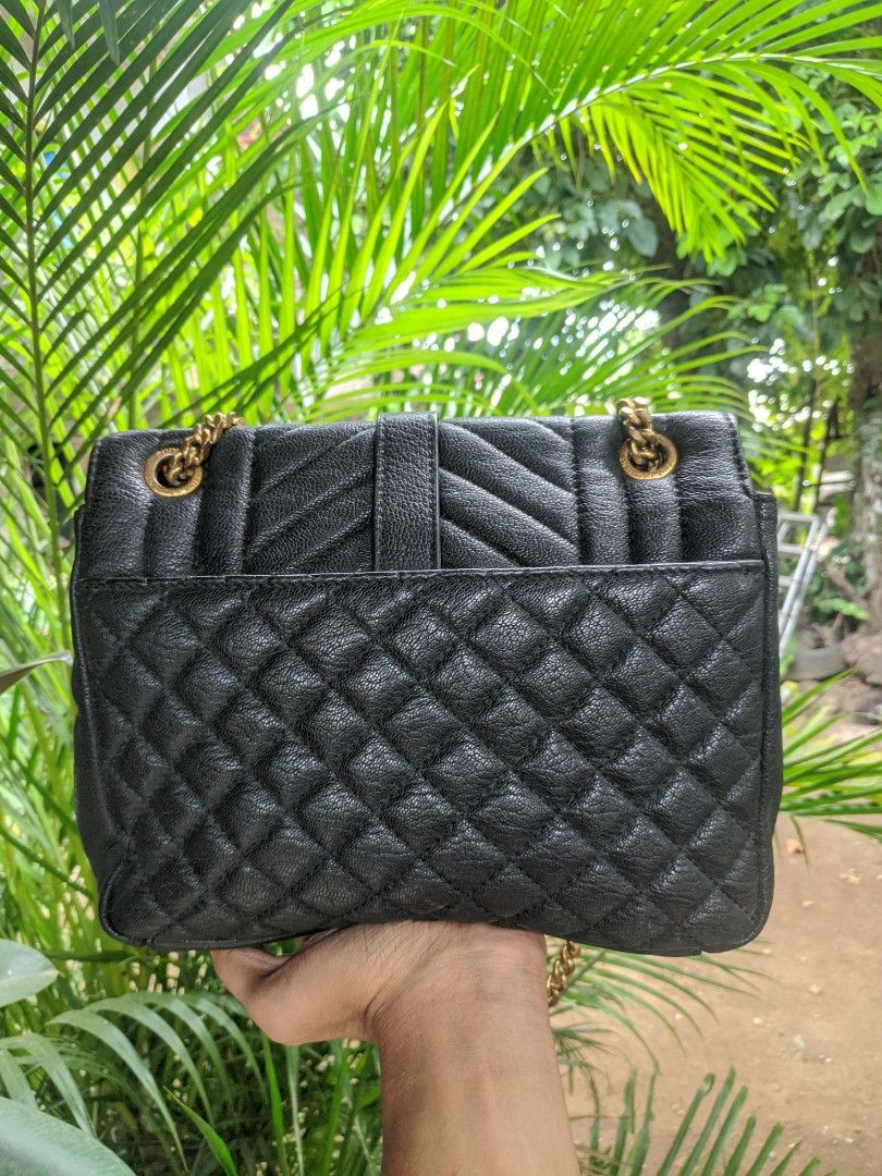 YSL SAINTLAURENT BAG CODED (Category: Luxury Bags & Wallets) located in President Roxas. Submitted by keanmichael248 (Listing ID 1466434723, Image 2). Description: .