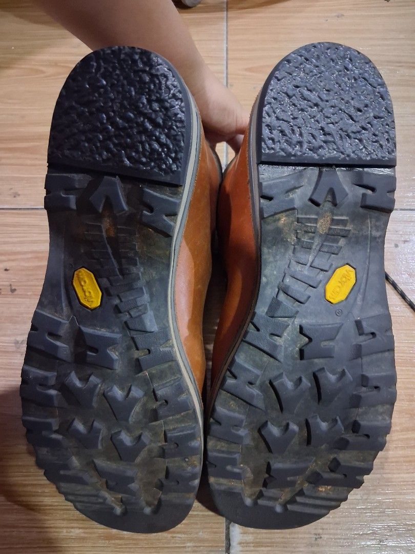 Zamberlan (Category: Boots) located in Koronadal. Submitted by glai1992 (Listing ID 1466510743, Image 3). Description: zamberlan boots size 45 made in italy.