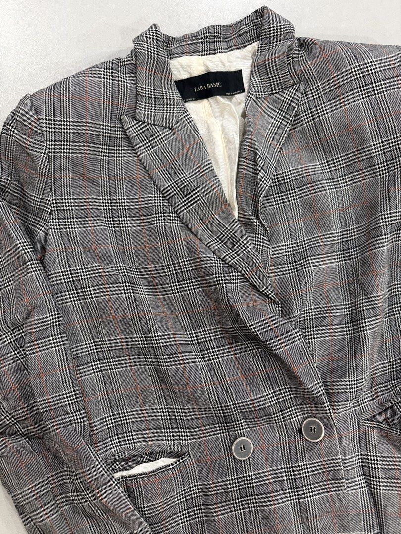 Zara Basic glen plaid double-breasted blazer (Category: Coats, Jackets and Outerwear) located in Quezon City. Submitted by jdmc16 (Listing ID 1466356688, Image 2). Description: .