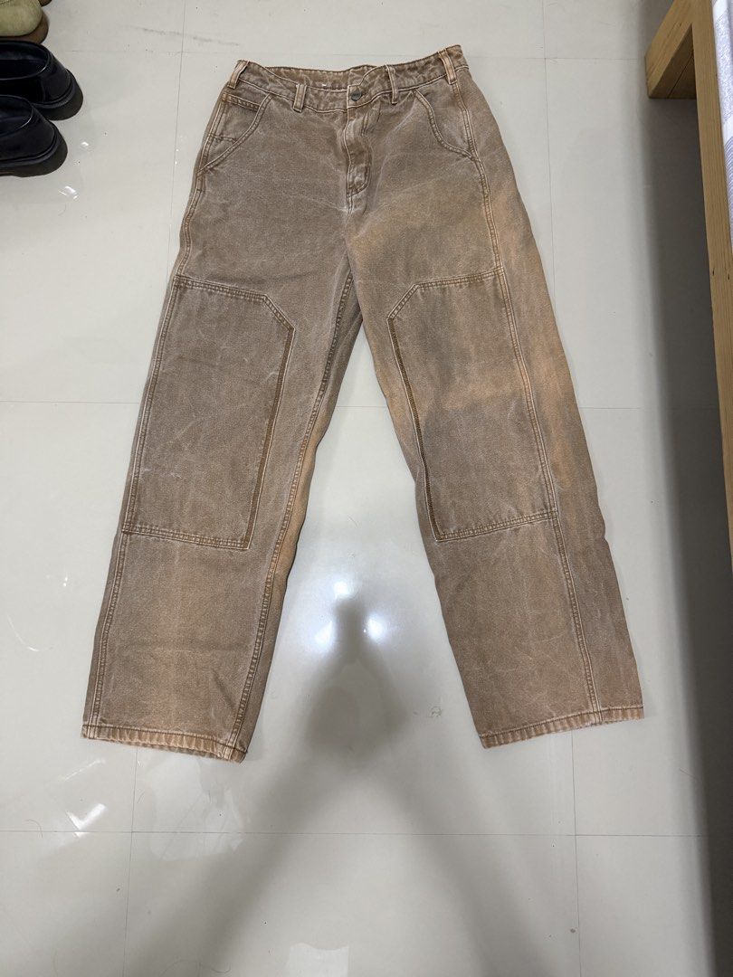 Zara Brown Utility Painter Pants Knee Patch (Category: Jeans) located in Caloocan City. Submitted by vasteagle_058833 (Listing ID 1466402729, Image 1). Description: - Brand: Zara - Color: Brown with heavy faded wash treatment - Material: Heavyweight cotton canvas fabric - Fit: Relaxed wide leg - Details: Double knee patch design, back tool pockets, and belt loops ( carhartt vibes).