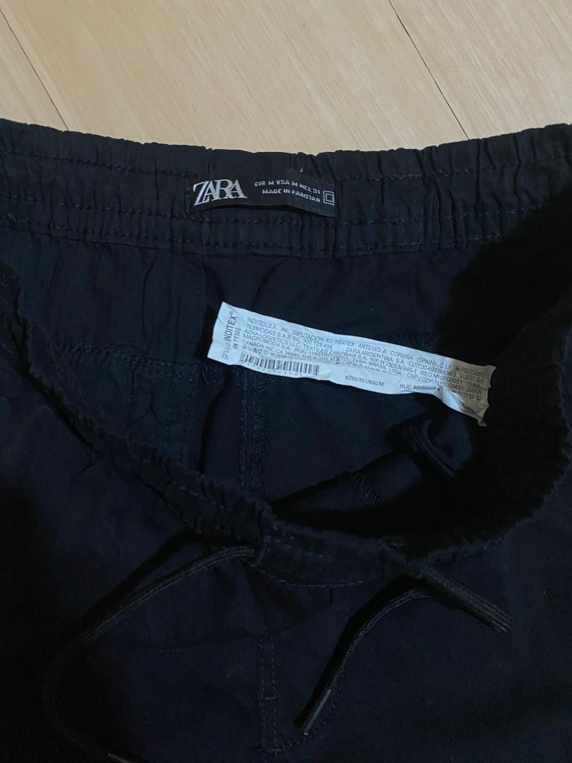 Zara Cuffed Black Jogger Pants (Category: Joggers) located in Cadiz. Submitted by davidspothead (Listing ID 1466351960, Image 2). Description: Medium on tag Waist 30 to 34 Length 39.5" Excellent condition.