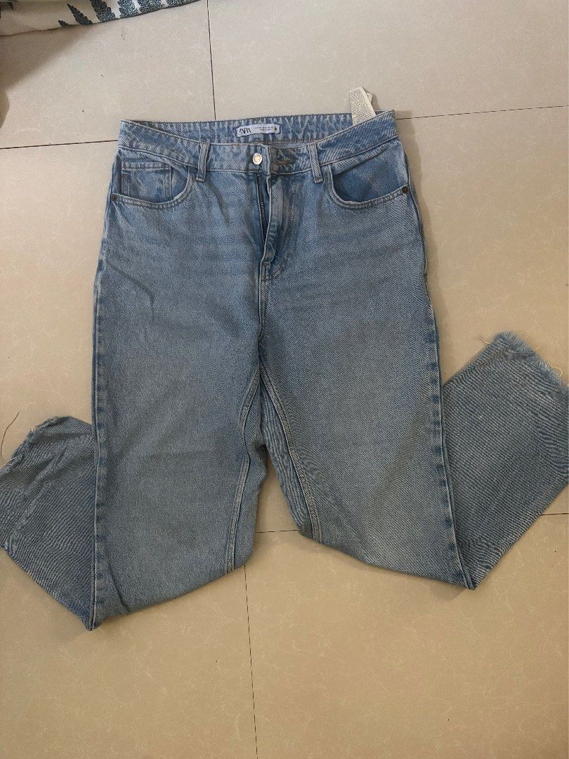 ZARA Denim Pants (Category: Jeans) located in Las Pinas. Submitted by bibliomomma (Listing ID 1466396013, Image 1). Description: Zara denim pants, size US 8. Light wash with a relaxed, wide-leg fit. Good preloved condition with raw/frayed hem detail. Perfect for casual everyday wear Size 15.5 inches when laid flat Length 41 inches Size US 8 on tag No photo when worn MOP Gcash.