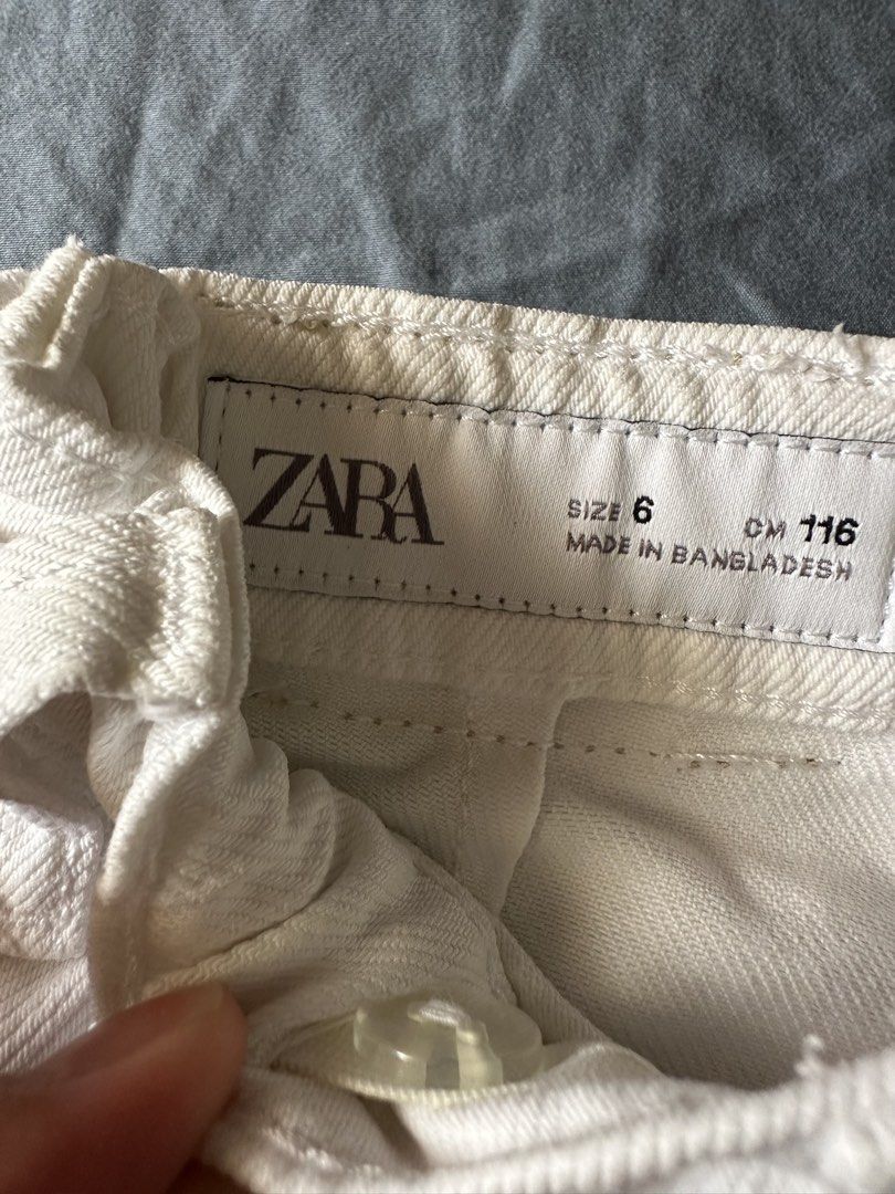 Zara girls shorts (Category: Babies & Kids Fashion) located in Quezon City. Submitted by tan__k (Listing ID 1466355648, Image 3). Description: Authentic Size 6 no when-worn No haggling na po.