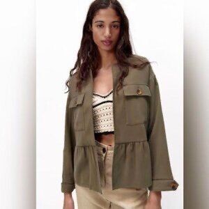 ZARA jacket (Category: Coats, Jackets and Outerwear) located in San Jose del Monte. Submitted by mamiracky (Listing ID 1466437588, Image 1). Description: .