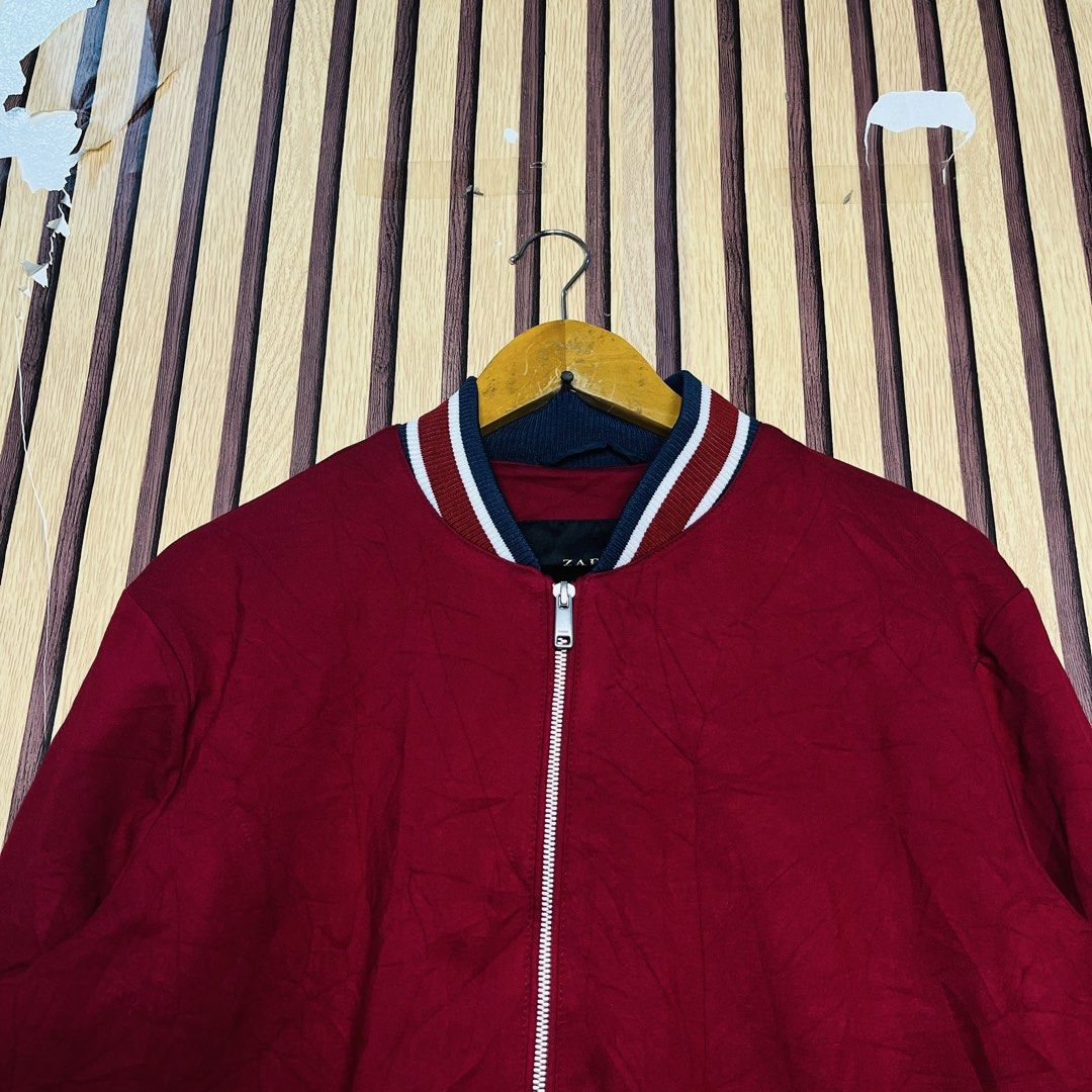ZARA RED LARGE 23x26 (Category: Coats, Jackets and Outerwear) located in Dasmarinas. Submitted by yg_supplies (Listing ID 1466404207, Image 3). Description: ZARA RED LARGE 23x26.