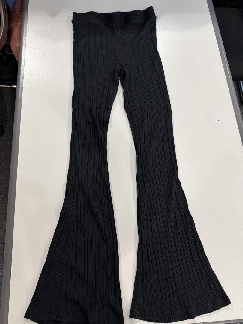 Zara Ribbed Flare Pants (Category: Other Bottoms) located in Quezon City. Submitted by jdmc16 (Listing ID 1466352682, Image 1). Description: .
