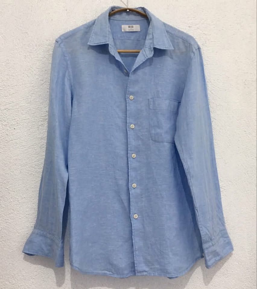 Zara roundneck denim jacket (Category: Longsleeves) located in Subic. Submitted by ayvee.ph (Listing ID 1466412157, Image 2). Description: Uniqlo premium linen buttondown shirt So pretty & comfy!!! Prelove No when worn Good as bnew Small Bust: Upto 38 Length: 25 inches Shoulder: 17 📌Measured via tm ✅Color may differ due to lighting Price: 550 📍Location: Olongapo City 🚛Courier: Reg J&T door to door del.