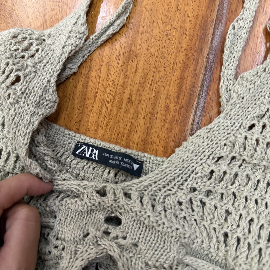Zara Top (Category: Sleeveless) located in Muntinlupa City. Submitted by myrandomthingz (Listing ID 1466495621, Image 2). Description: .