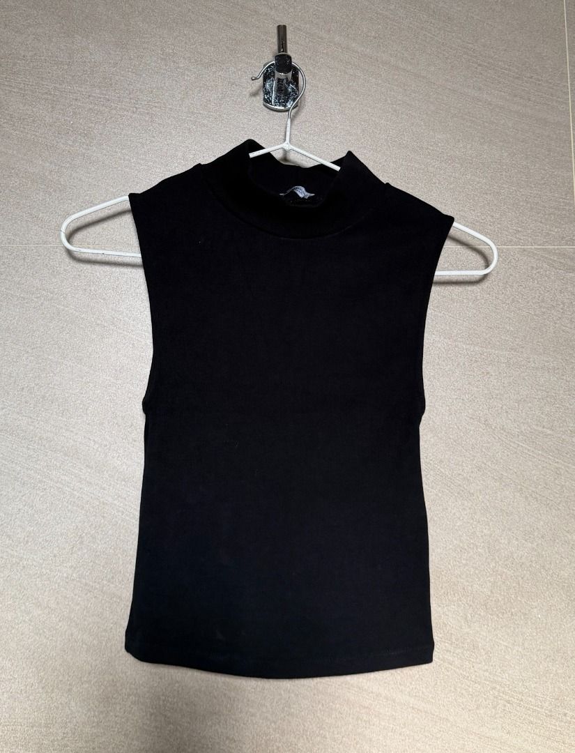 ZARA Turtleneck Black Top (Category: Sleeveless) located in Quezon City. Submitted by noris_goods (Listing ID 1466337712, Image 1). Description: - Perfect for dinner dates or office outfit! - Never used!! - RFS: Decluttering.