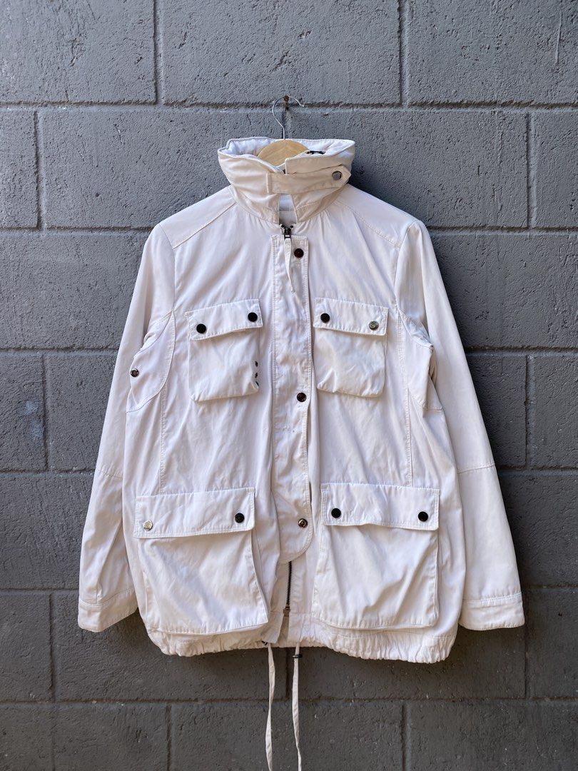 Zara Woman Utility Parka Jacket (Category: Coats, Jackets and Outerwear) located in Manila. Submitted by zefrylle_co (Listing ID 1466407730, Image 1). Description: - Good condition - Issue on last pic (Scratches) - Pacakble Hoodie - Ready to wear DM to purchase! .