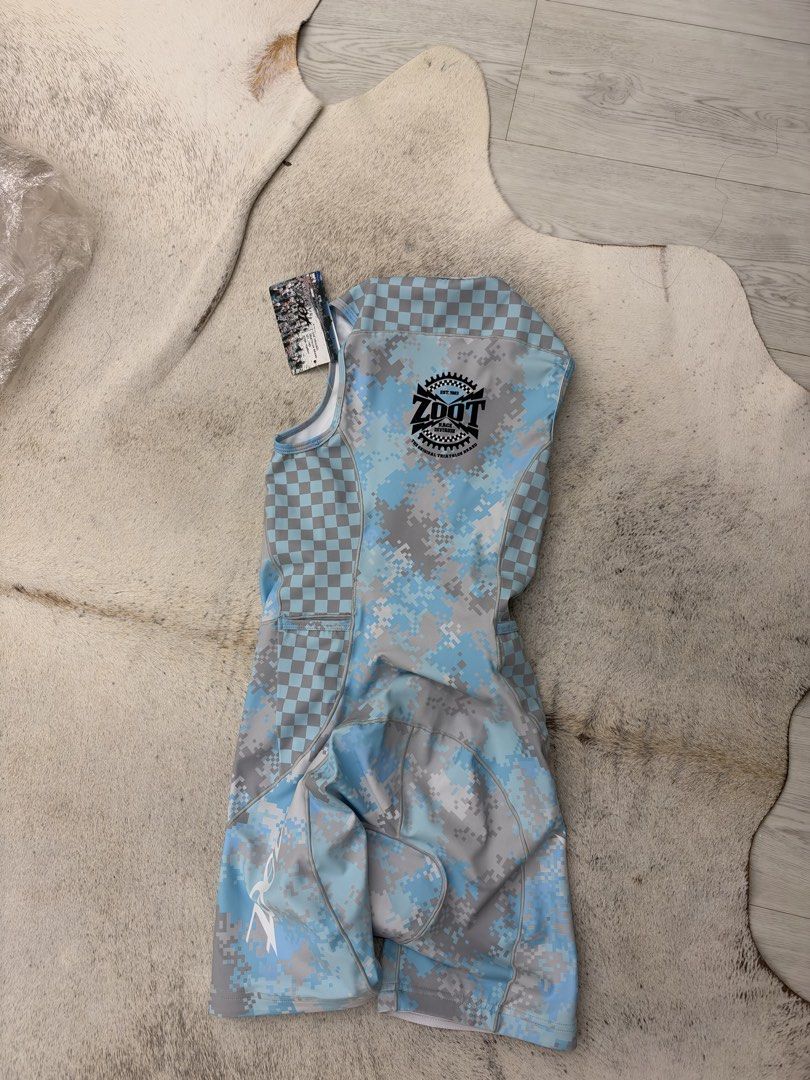 Zoot Trisuit large youth (Category: Other Sports Equipment and Supplies) located in Pasay City. Submitted by apol179 (Listing ID 1466559281, Image 1). Description: .