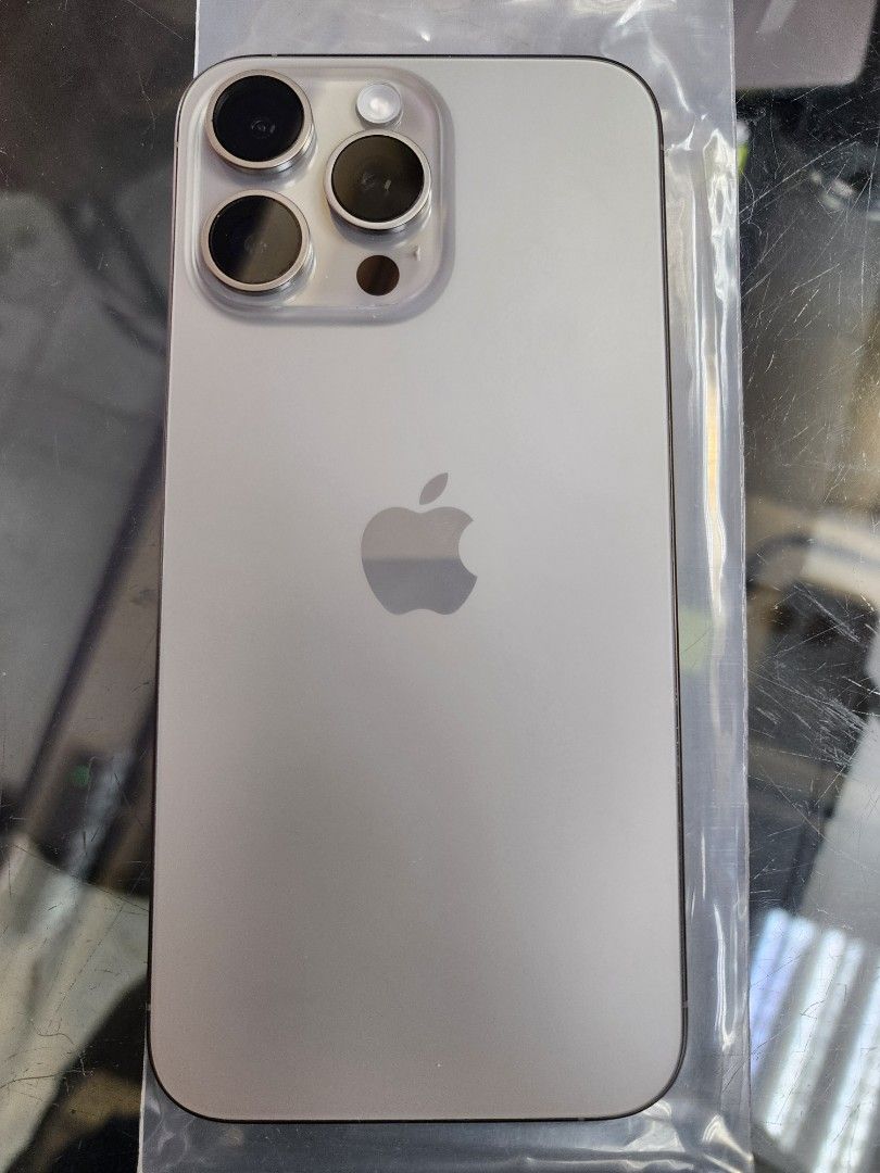 15 pro max 1TB 港版雙卡 多色 （分類：iPhone 15 Series）位於 Hong Kong。 由 skyone_189 提交（商品編號 1466641917，圖片 3）。簡介： 港版雙卡 多色。