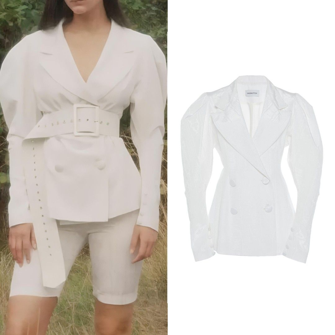 16ARLINGTON Structured Pleated White Puff Sleeve Blazer (Category: Coats, Jackets and Outerwear) located in Bambang. Submitted by thrifthuntress (Listing ID 1466761130, Image 1). Description: 16ARLINGTON Double Breasted Twill Blazer - S-M - L28" • Sleeves 25" • Pit 17" • Shoulders 20" - Bust up to 35" • Waist 29" - peaked lapel; buttoned cuffs; lined; back slits - tiny white paint stain on the lapel but unnoticeable covered by the other lapel - g