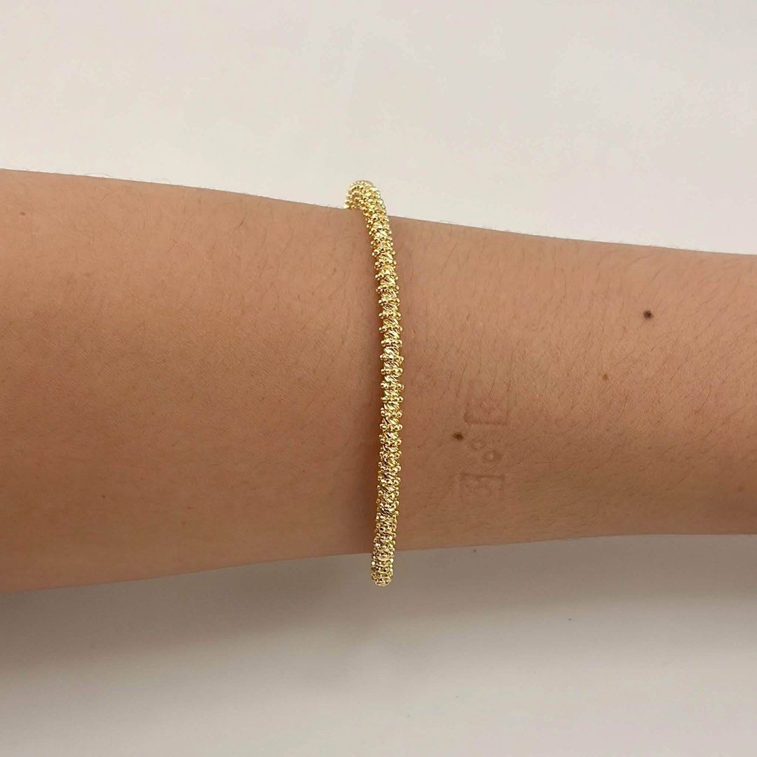 18k Saudi Gold Bracelet (Category: Bracelets) located in Cabuyao City. Submitted by whatellawore (Listing ID 1466600592, Image 1). Description: size 17.5cm 9.5g for shipping ONLY buyer will shoulder shipping fee.