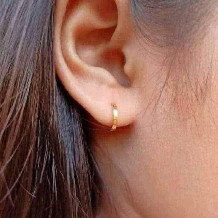 18K Saudi Gold C4rt1er Loop Earrings (Category: Earrings) located in Caloocan City. Submitted by cheskhaionlinestore2.0 (Listing ID 1466581569, Image 3). Description: 18K Pure Saudi Gold C4rt1er Earrings ₱3450 only 📌 🍒 Pawnable/ Nasasangla💯 🍒 Brandnew 💯 🍒 Ship via JNT/ LBC 🍒 Lalamove for same day delivery 🍒 We accept COD COP with downpayment to avoid cancellation of orders ⚡ How to Order? Please feel free to message us directly 🙏🏻 Chesk